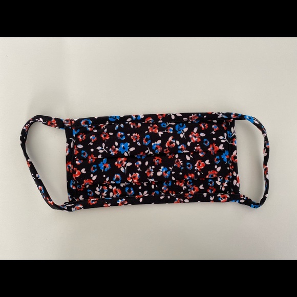 New Face Masks - Picture 1 of 1